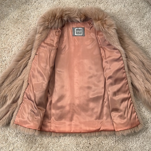 Genuine Blue Fox Fur By: SAGA - Picture 7 of 7